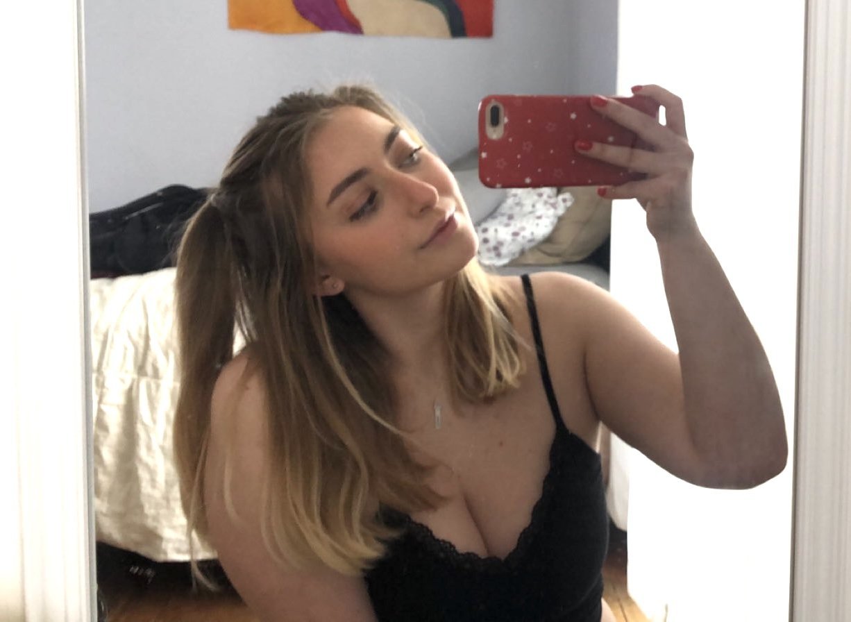 Chubby Slut Spreads Her Ass And Beef Curtains For All To See #2tVIdaqe