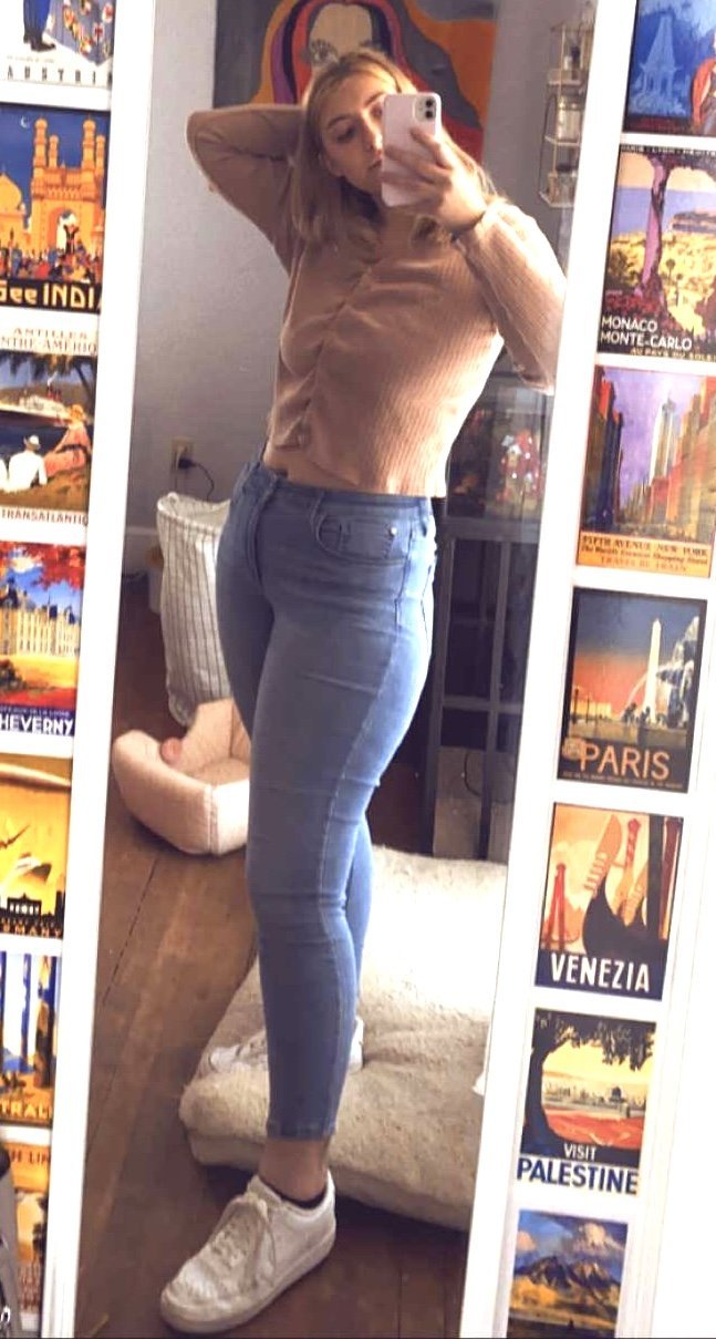 Chubby Slut Spreads Her Ass And Beef Curtains For All To See #hrzcvTSe
