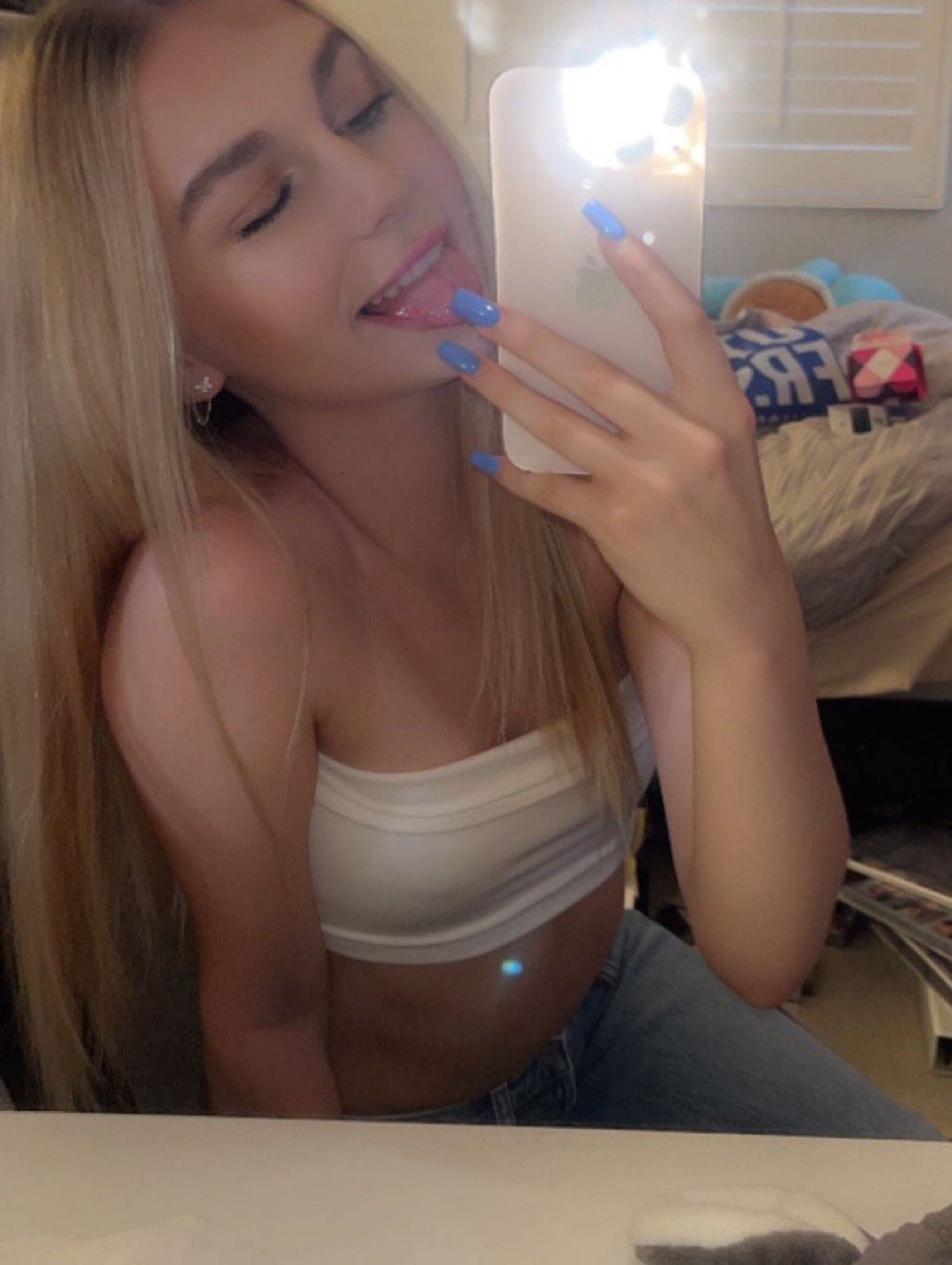 petite blonde webslut #oKJjMwfU