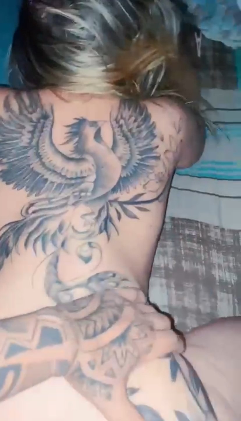 Caiu na Net Putinha Loira Tatuada #YsoxyBxG
