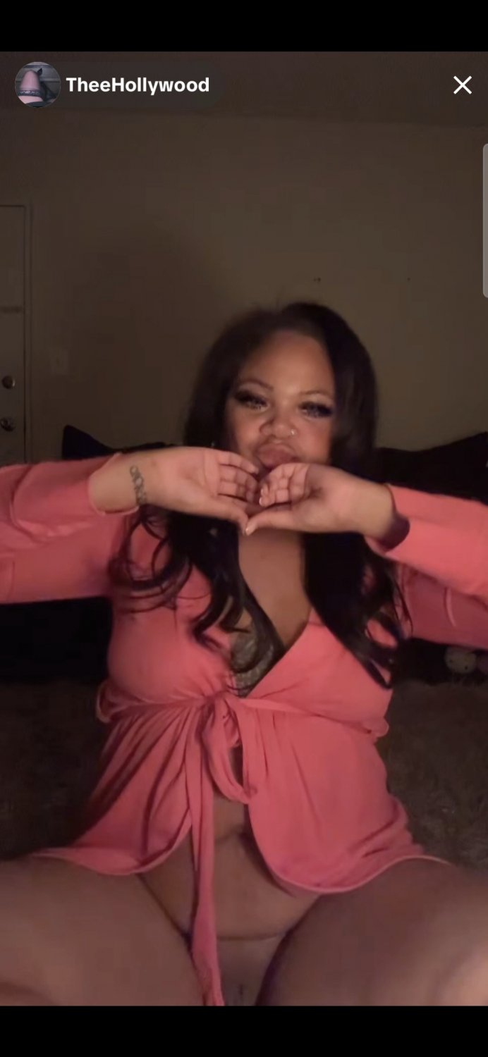 Beautiful baby flash her pussy😻on tiktok live and banned😋 #oBreQnie